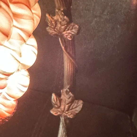 Vintage Grape Cluster Table Lamp - Picture 5 of 7